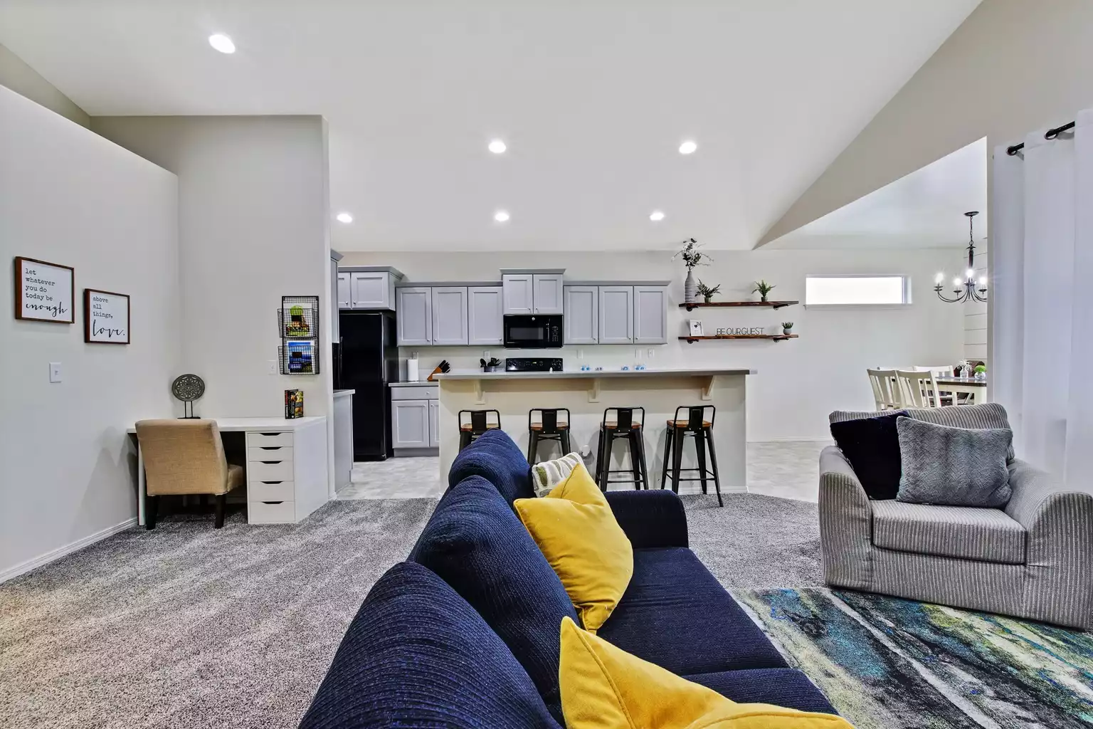 modern-luxurious-4-bedroom-centrally-located-home/