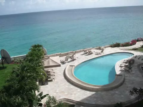 Caribbean Paradise - Cupecoy