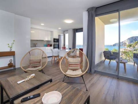 Isea Calpe 01