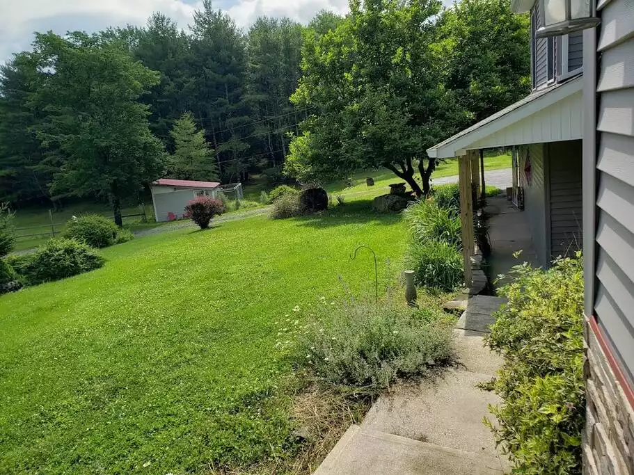 The Catskills Vacation Estate -mansion + 15 acres - Monticello