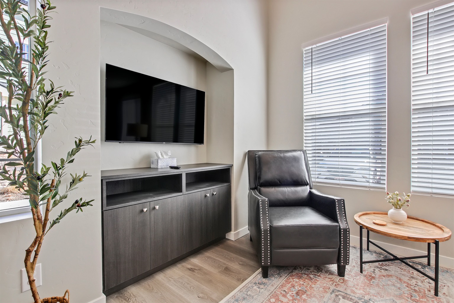 or-hounslow-way-or-sophisticated-3-bedroom-townhome-or-nampa-or/