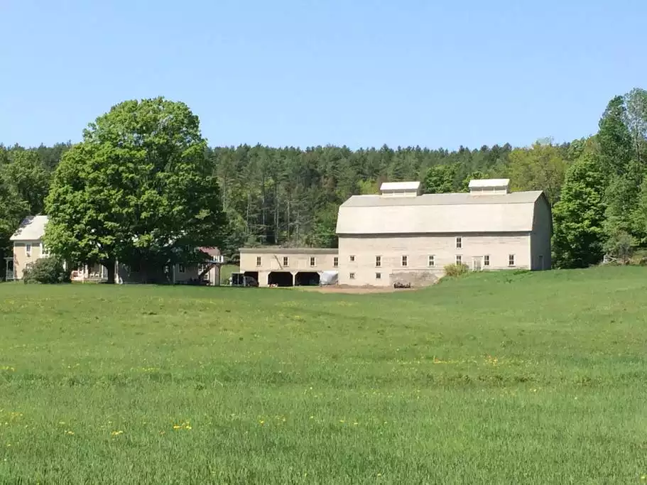 Classic Vermont - Historic Renovated Dairy Farm (No Cows Anymore) - 25 Acre Mtn Playground, Close to Okemo, 2 Bdrm - Cavendish