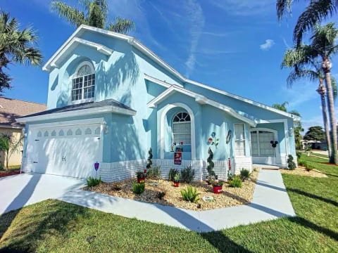 Movie room,5 bed, Pool , Spa, Pickleball close by