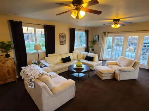 Sonoma Creek Retreat (Extended Stay)