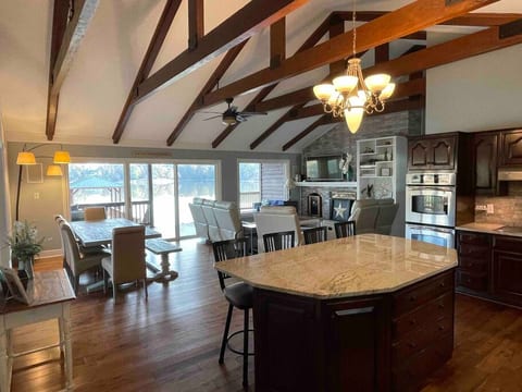 Camm’s Lakeside Retreat (close to Charlotte)