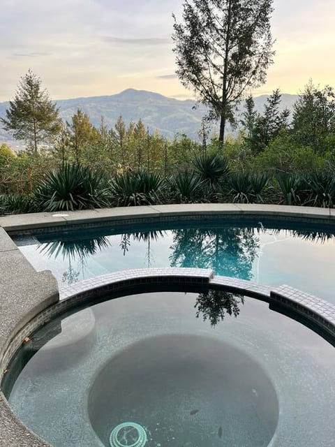 Adventure Alexander Valley Lodge w/ Pool & Hot tub