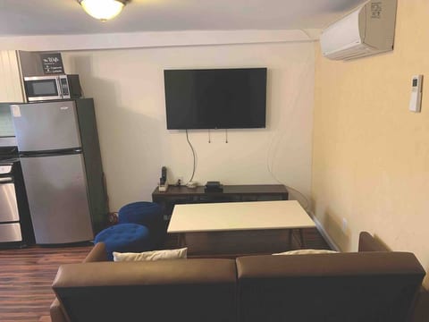 Contemporary 2 bedroom unit in South Slope
