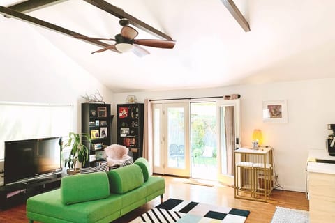 Modern Cottage Hideaway • Magnolia Park • Studios