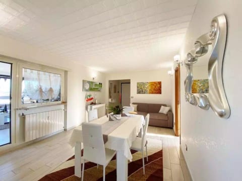 Dining area with sofabed