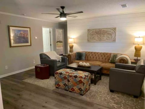 WOW! 3BR Retreat: Walk 2 UWG/Near Tanner/Southwire