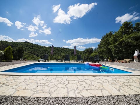 mit eigenem Pool