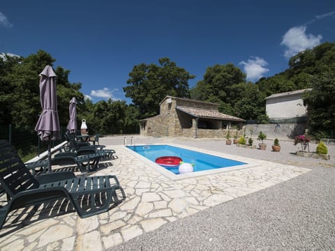 mit eigenem Pool