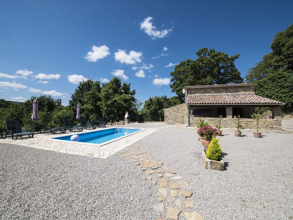 mit eigenem Pool - Buzet
