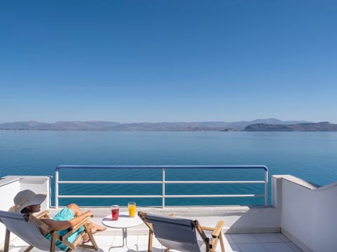 Schöne Ferienwohnung mit Meerblick in Kiveri