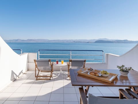 Schöne Ferienwohnung mit Meerblick in Kiveri