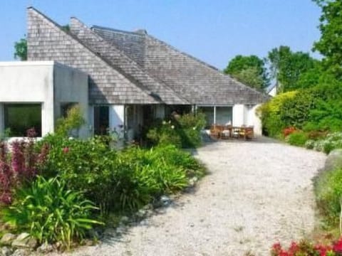 Villa "Cobalan" mit Blick auf das Wasser