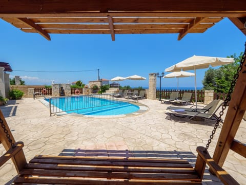 Familienfreundliche Villa mit Pool, BBQ, Kinderb
