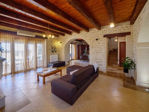 Familienfreundliche Villa mit Pool, BBQ, Kinderb