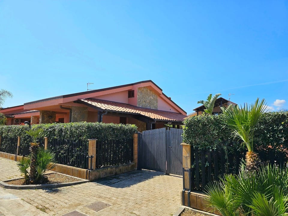 Villa mit Wasserblick - Campofelice di Roccella