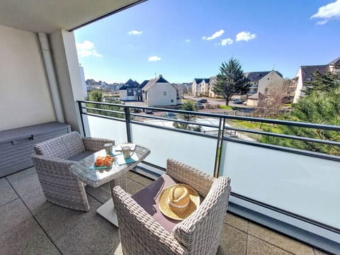 Grand Balcon, Piscine et proche du Port