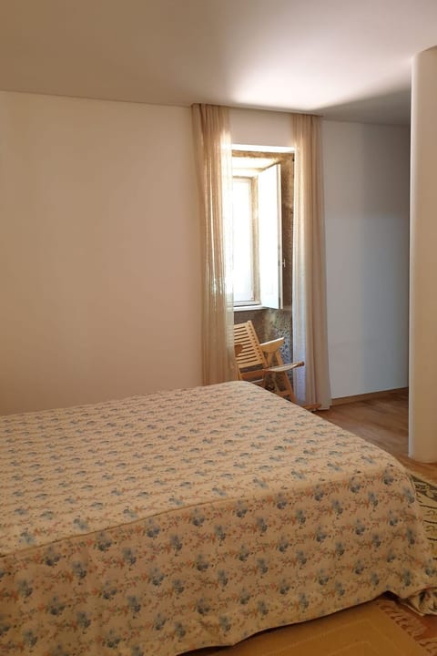 Haus jenseits des Flusses