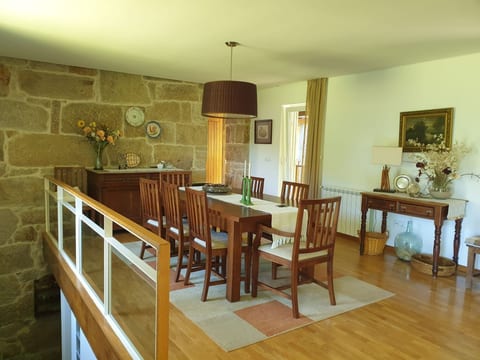 Haus jenseits des Flusses