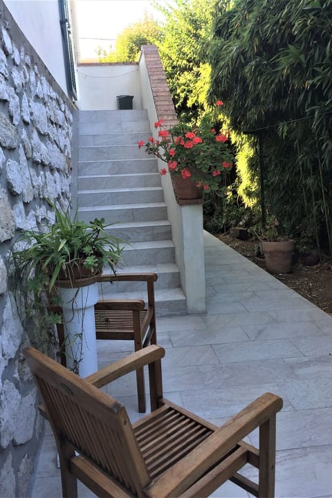 Wohnung "Les roses" auf einem eingemauerten Grundstück