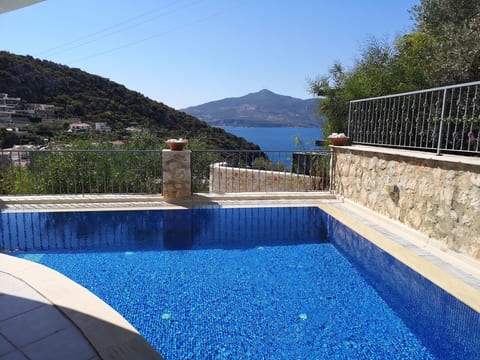 Ferienvilla Amare mit privatem Pool und Meerblick