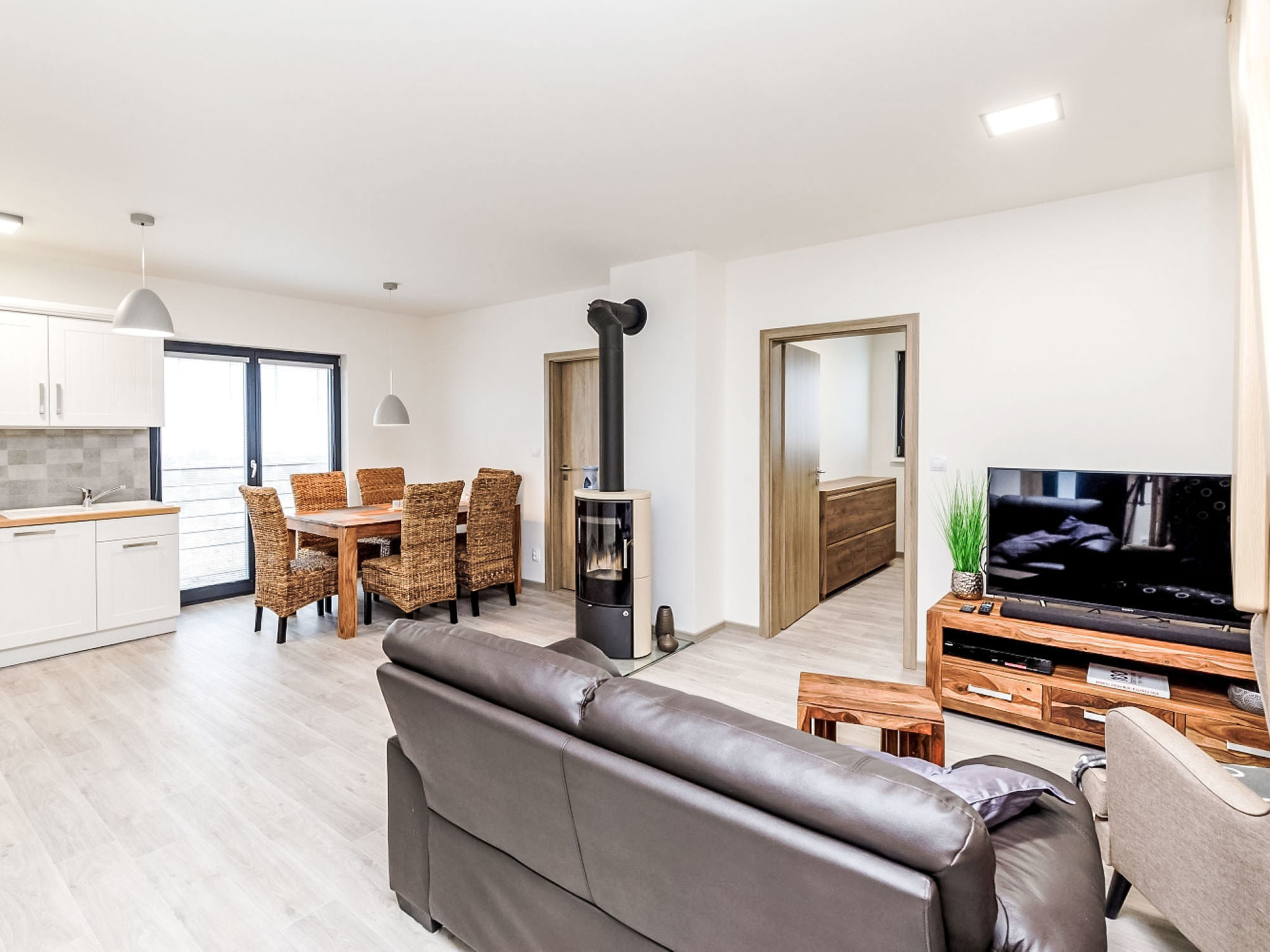 Kitchen / Dining Room