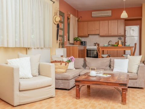 Haus in Nea Tirintha mit privatem Parkplatz