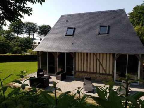 Neues normannisches Ferienhaus mit Charme die Kastanienbäume