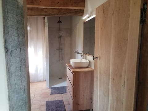 Neues normannisches Ferienhaus mit Charme die Kastanienbäume