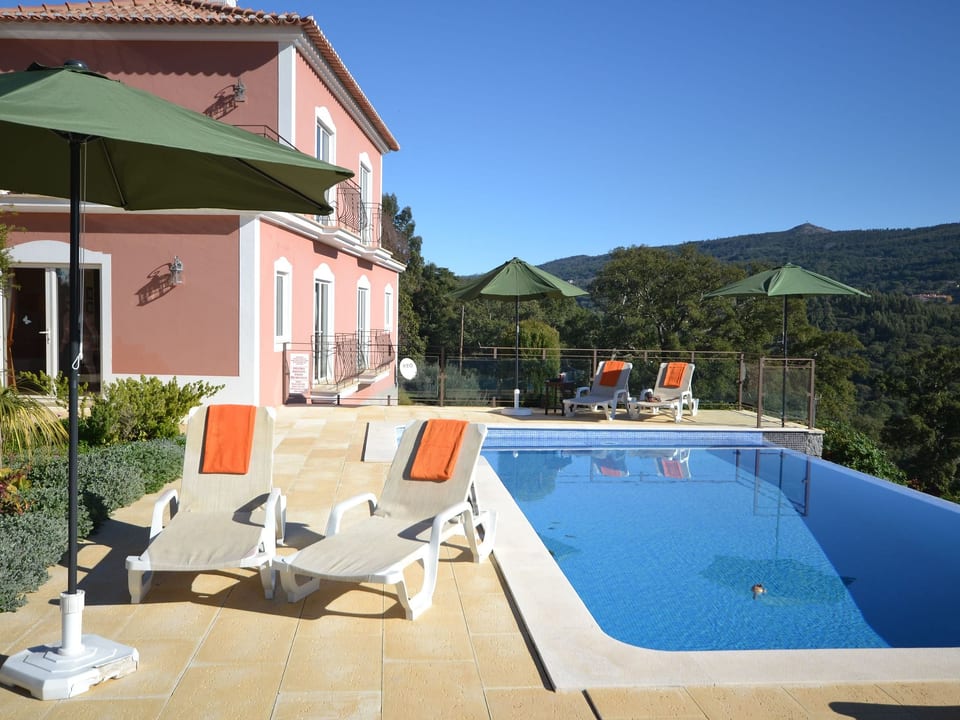 Luxurious private villa with infinity pool - Monchique