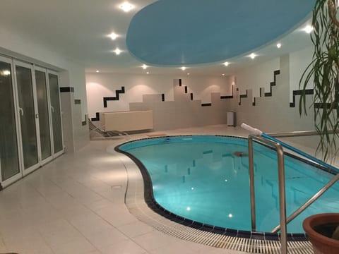 mit Privatpool für 11 Personen + 1 Kind ca. 500 m²in Pardubitz, Böhmen (Os