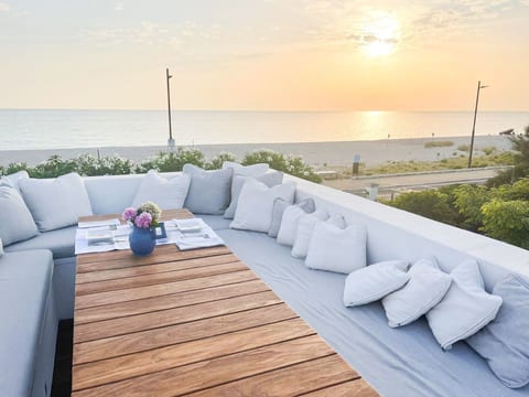 Elegante Villa am Strand, Jacuzzi und Garten