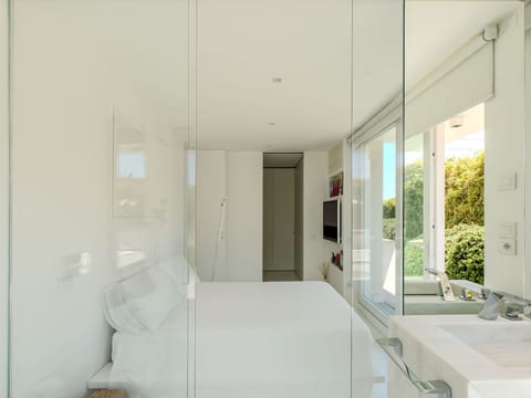Elegante Villa am Strand, Jacuzzi und Garten