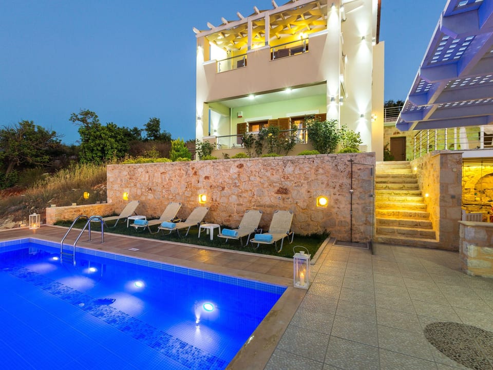 Villa Kampos mit eigenem Pool - Roumeli