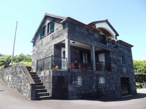mit Terrasse