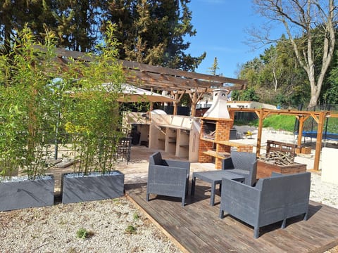 Leonie's Gîte Moulin de Tartay in Avignon
