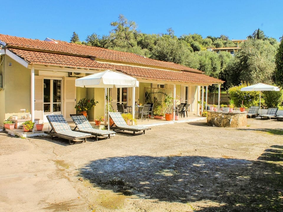 Geräumige Wohnung mit zwei Schlafzimmern in der Nähe des Sandstrandes - Corfu