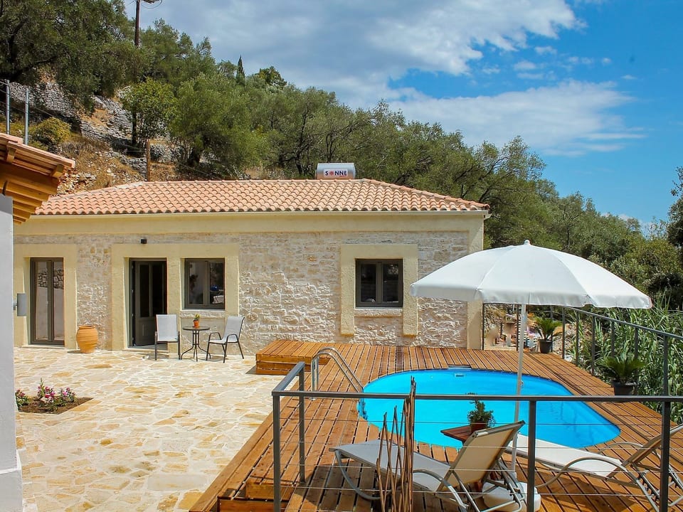Villa Amfiliki cerca de la bahía de Agni con piscina privada - Kalami
