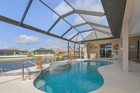 Villa Tauro | Heated Pool | Canal Front