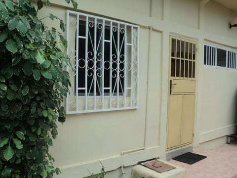 5 Personen Wohnung in Brusubi Gambia