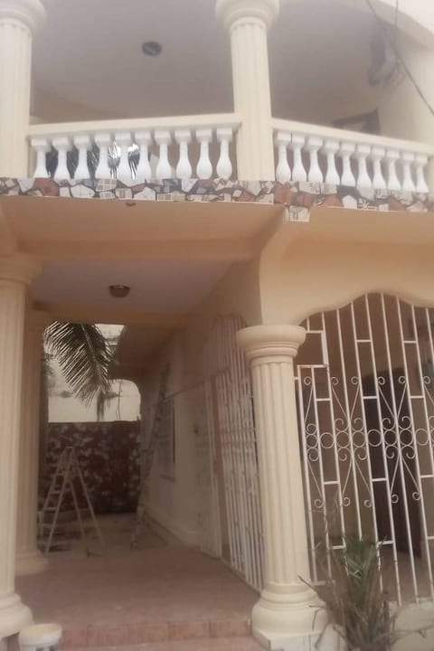 für 4 Personen in Brusubi Gambia