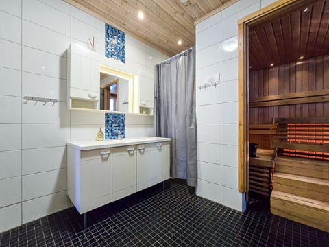 Oravajärven talo (ent. suomela)