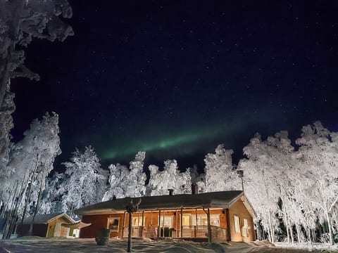Oravajärven talo (ent. suomela)