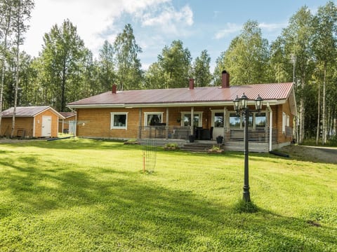 Oravajärven talo (ent. suomela)