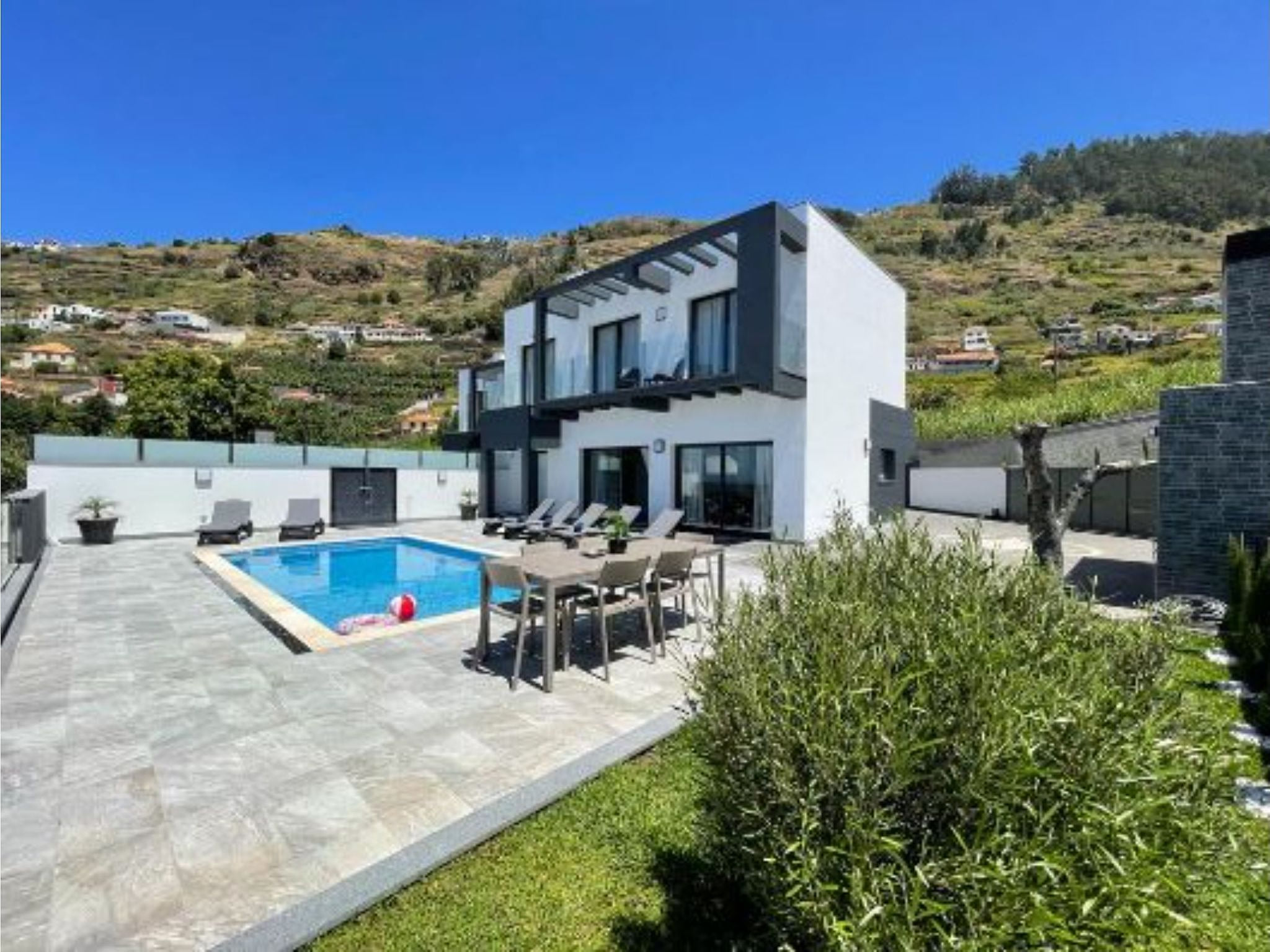Ferienvilla mit eigenem Pool
