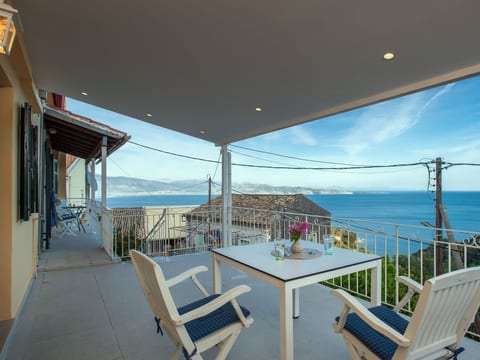 Studio mit atemberaubendem Blick auf das Meer