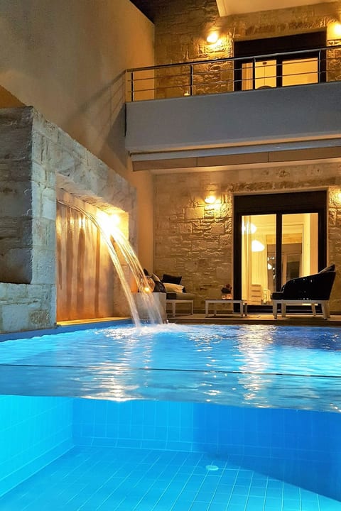 Gut ausgestattete Villa mit Pool und privatem Garten